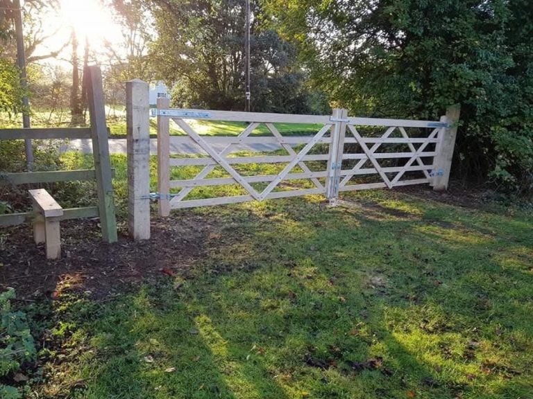 Softwood Wooden 5 bar gates Softwood Wooden 5 bar gates on Oak posts
